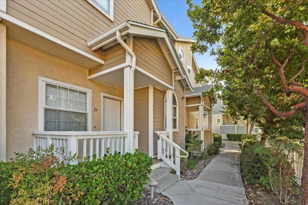 10050 Scripps Vista Way, #24 | Similar Property Thumbnail 6