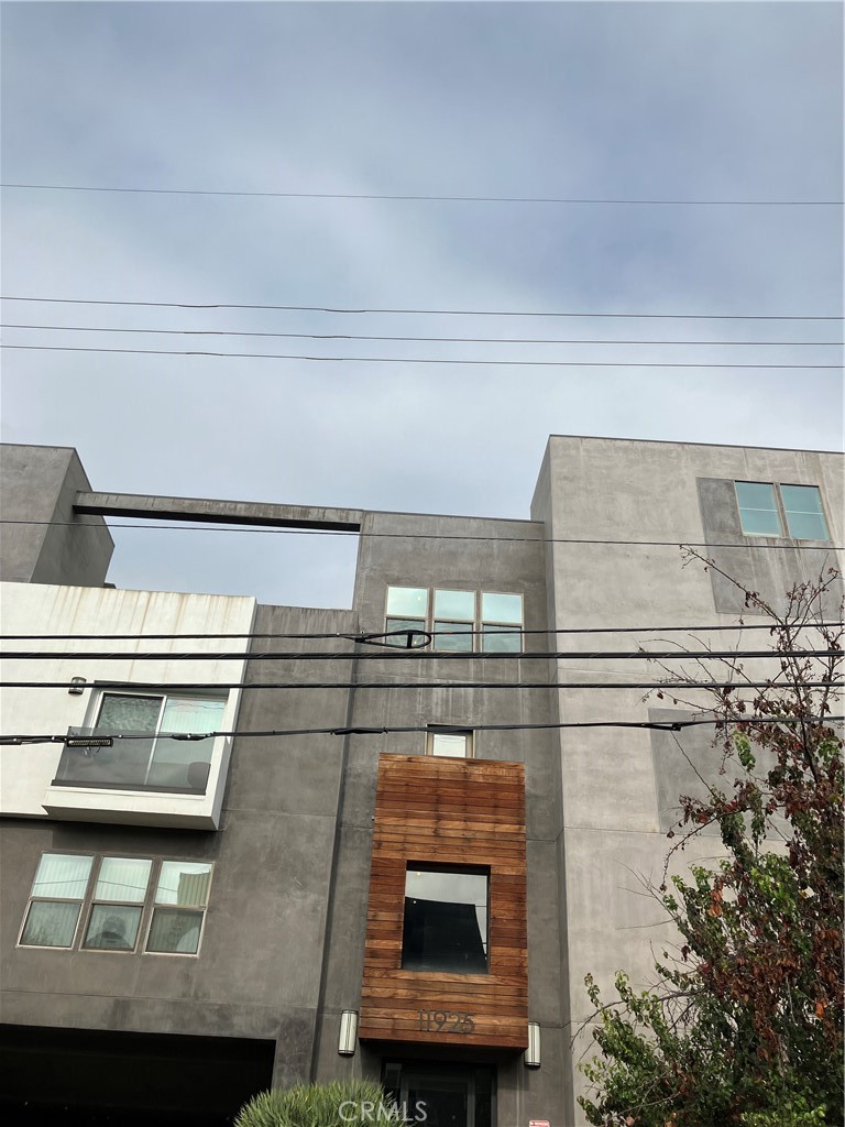 11925 Kling Street, #411 | Similar Property Thumbnail