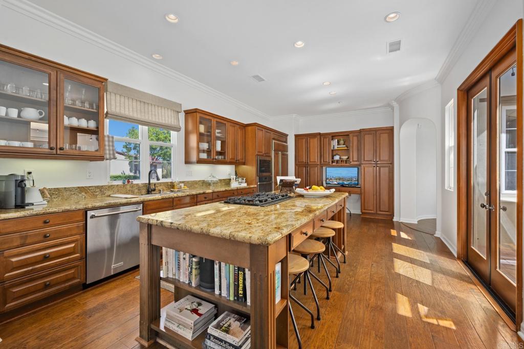 8305 Santaluz Village Green East | Similar Property Thumbnail 3