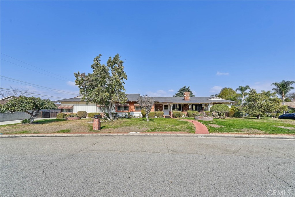 3033 E Sunset Hill Drive | Similar Property Thumbnail