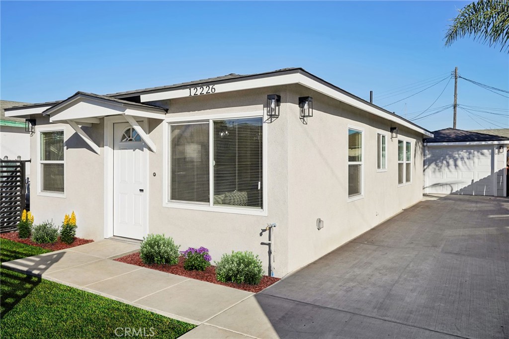 12226 S San Pedro Street | Similar Property Thumbnail