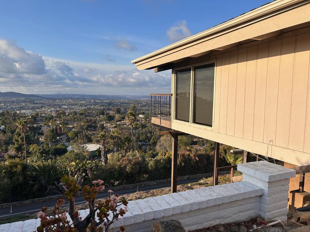 4742 Mt. Helix Drive | Similar Property Thumbnail 6