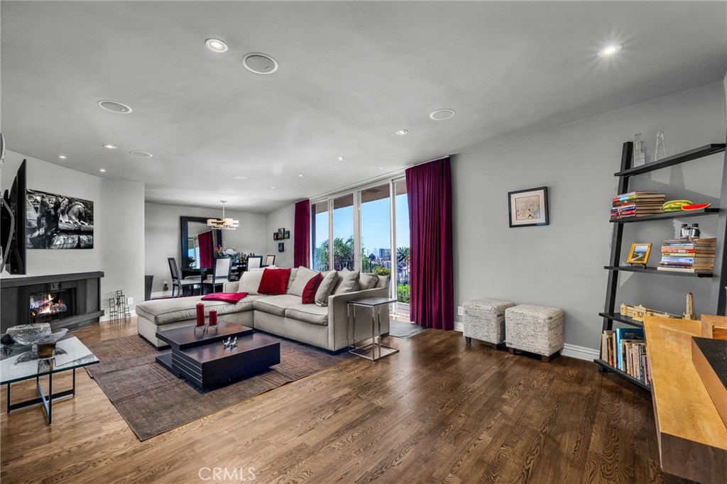 2260 N Cahuenga Boulevard , #502 | Similar Property Thumbnail