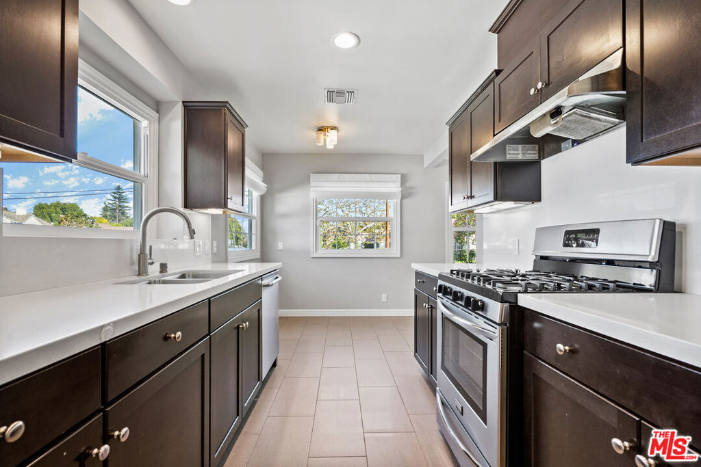 16354 Moorpark Street | Similar Property Thumbnail