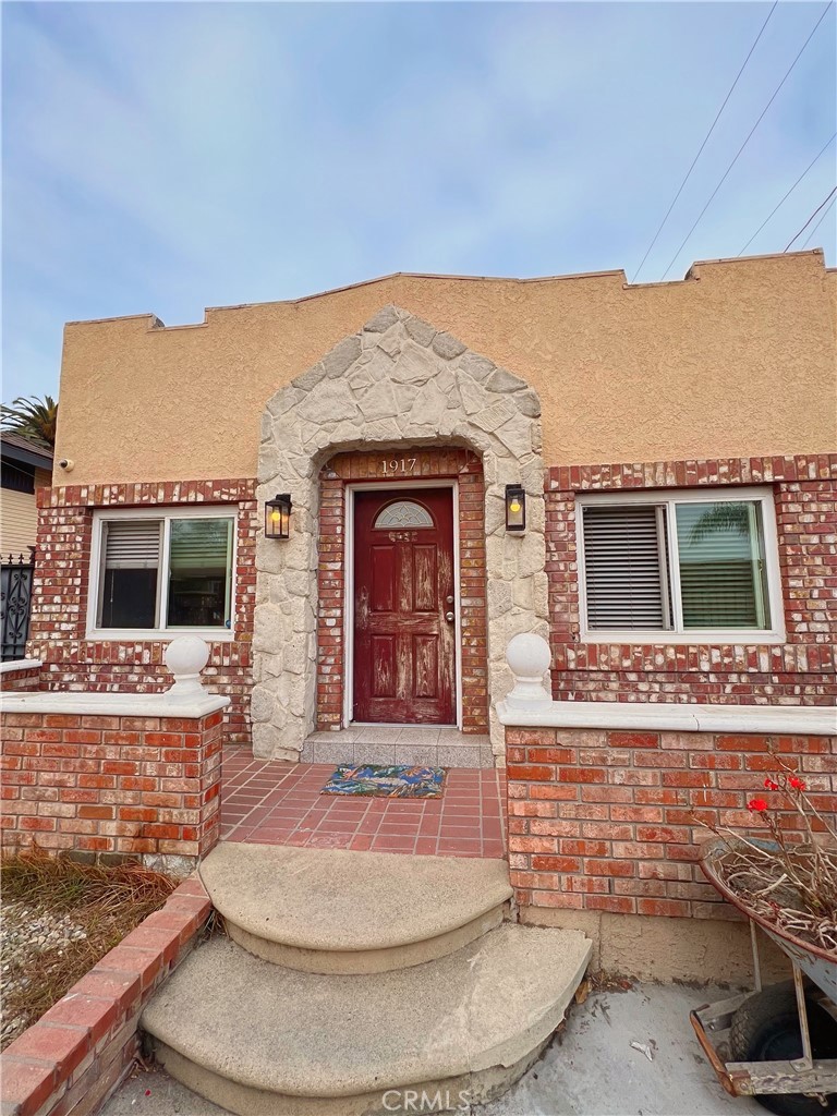 1917 E 61St | Similar Property Thumbnail