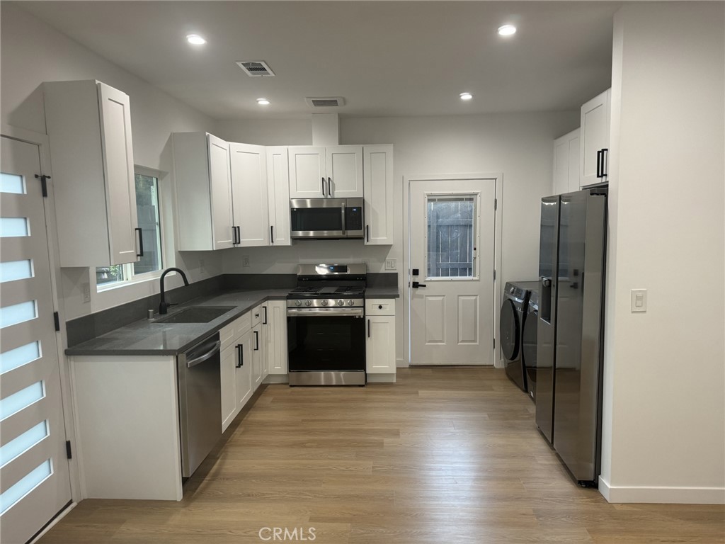 17200 Lassen St | Similar Property Thumbnail 4