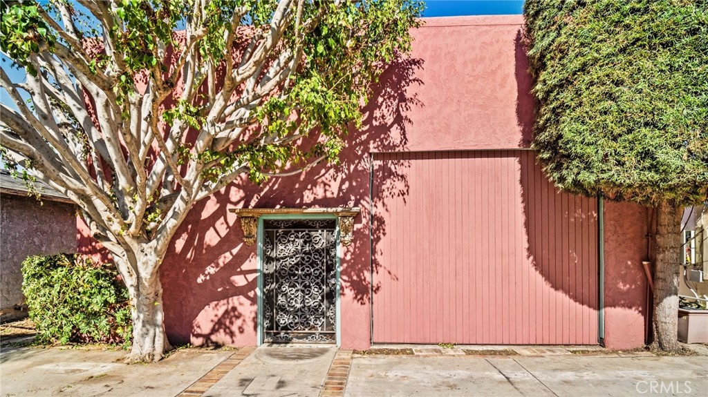 4635 E Anaheim Street | Similar Property Thumbnail 2