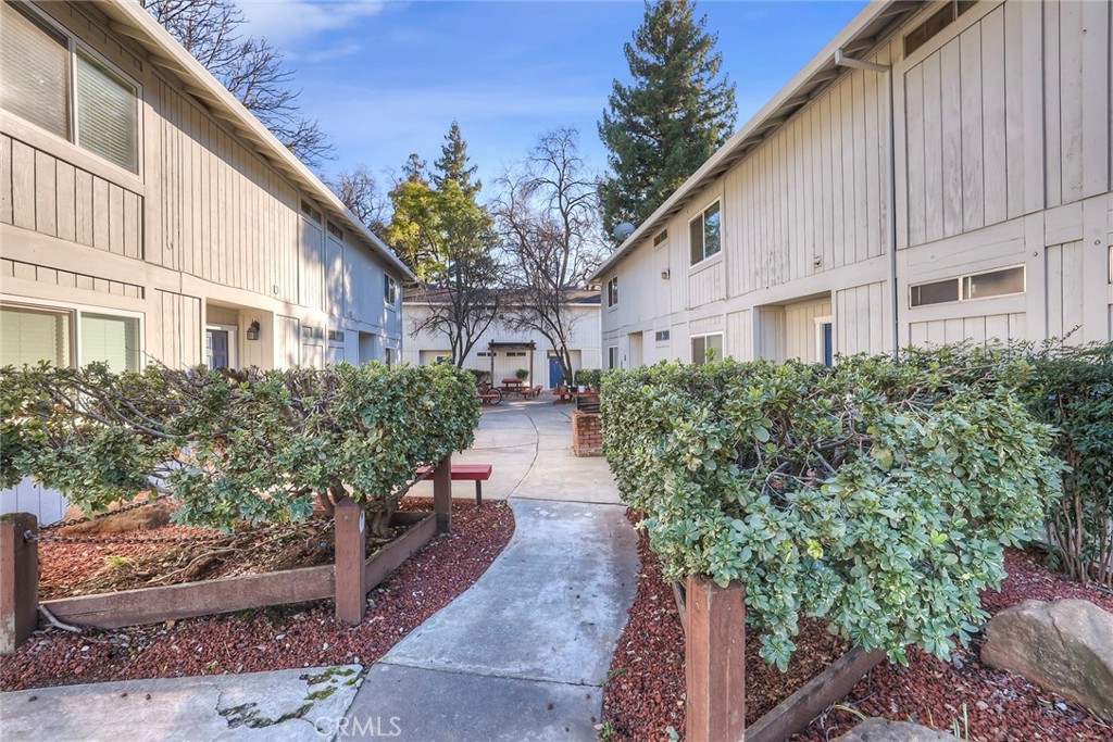 1119 W Sacramento Avenue | Similar Property Thumbnail 6