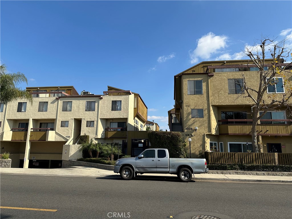 1024 S Marengo Avenue, #6 | Similar Property Thumbnail