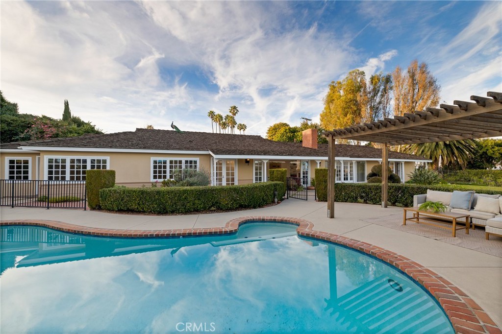 27846 Palos Verdes Drive | Similar Property Thumbnail 5