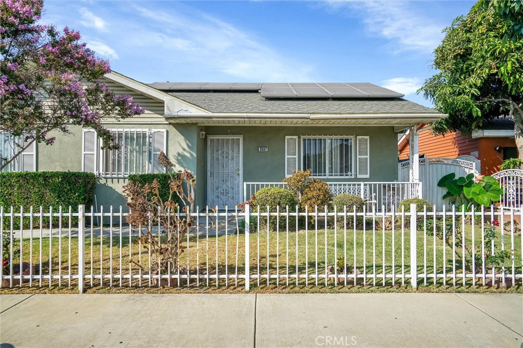 2537 S Santa Ana | Similar Property Thumbnail