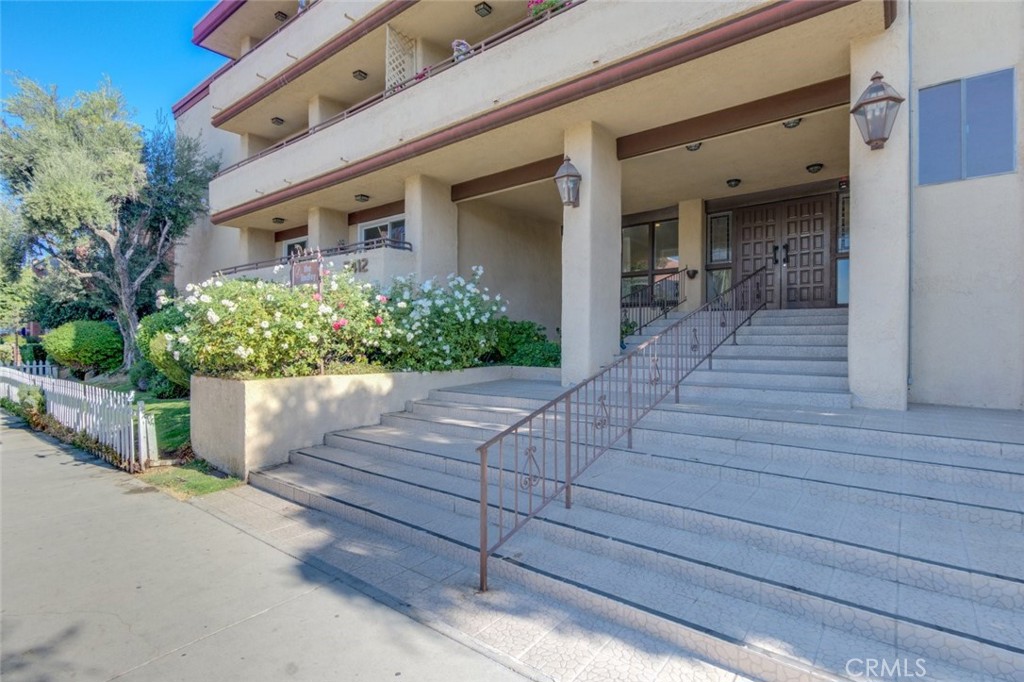 5412 Lindley Avenue, #308, Encino, CA 91316