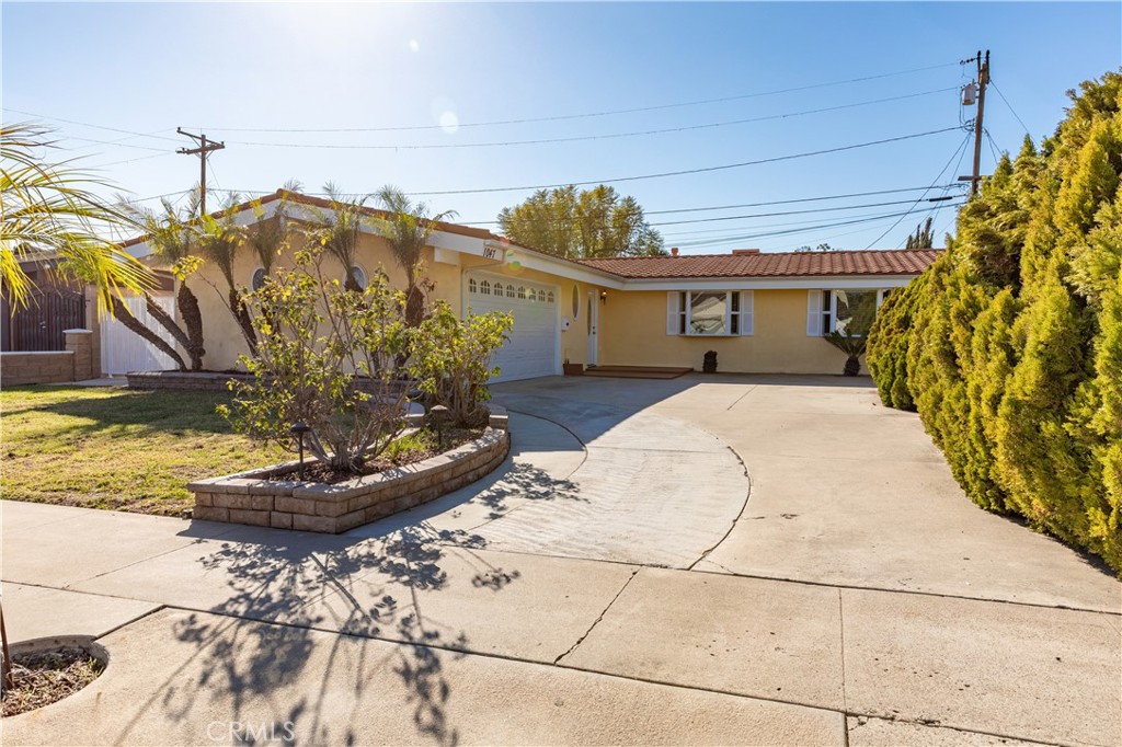 1047 N Lido St | Similar Property Thumbnail