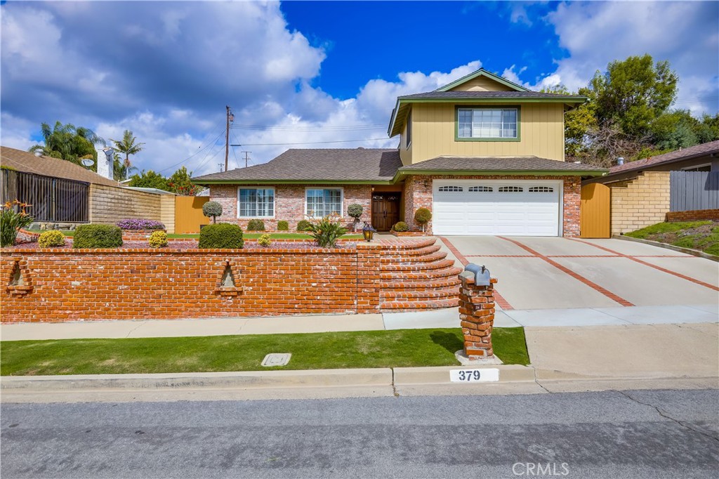 379 Glenoaks Street | Similar Property Thumbnail