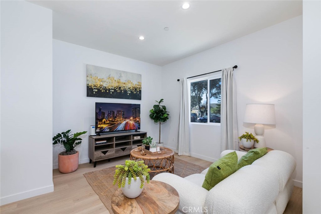 278 N 11Th Avenue | Similar Property Thumbnail