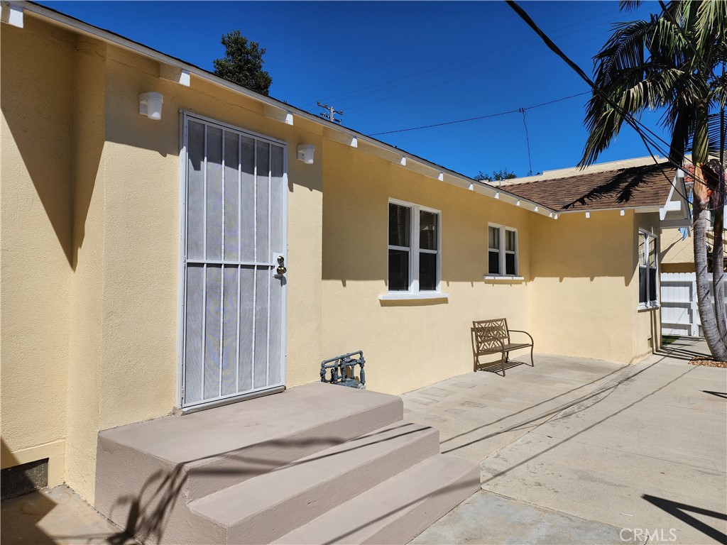 850 Redondo Avenue | Similar Property Thumbnail