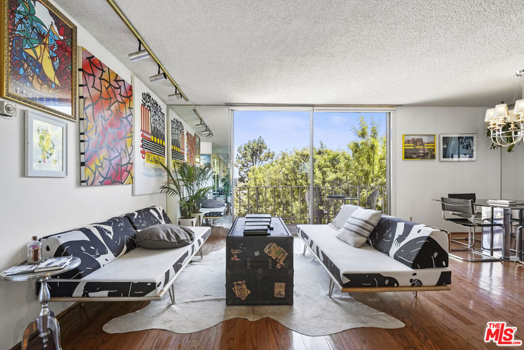 100 S Doheny Drive, #506 | Similar Property Thumbnail