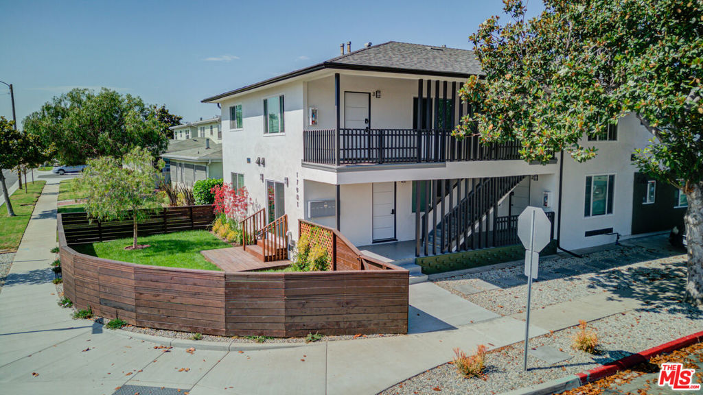 17901 Crenshaw Boulevard | Similar Property Thumbnail 5