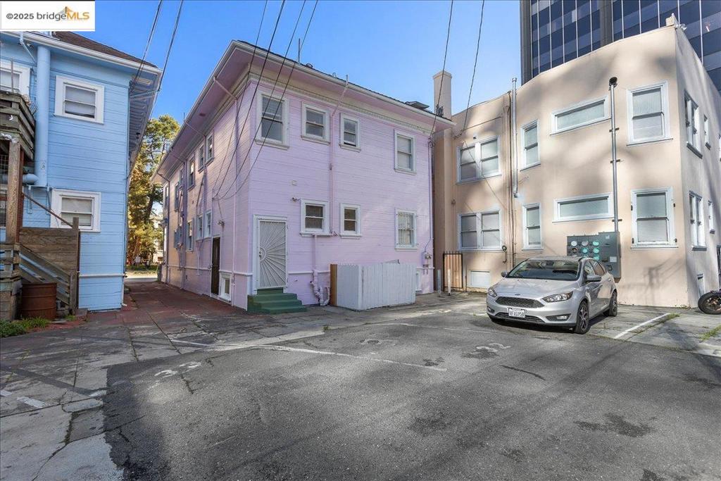 2307 Harrison St | Similar Property Thumbnail