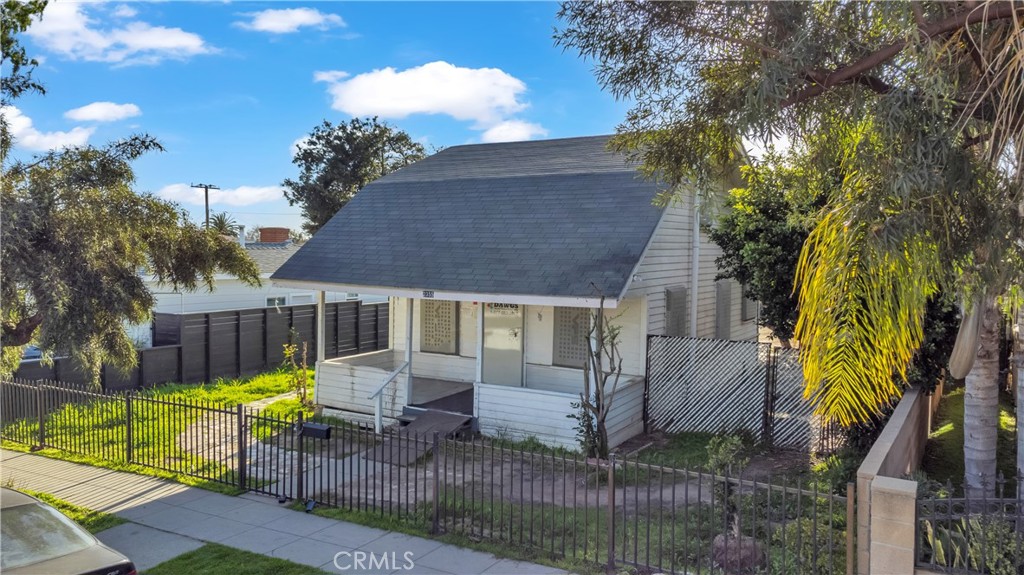 2355 Cerritos Avenue | Similar Property Thumbnail