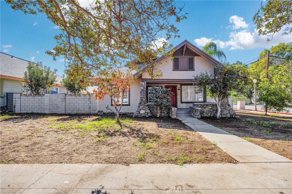 404 E Kingsley Avenue | Similar Property Thumbnail