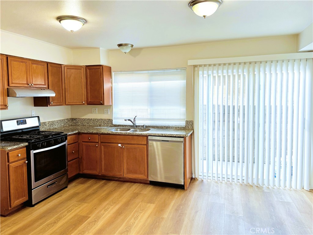 10532 Court Avenue, #4 | Similar Property Thumbnail 6