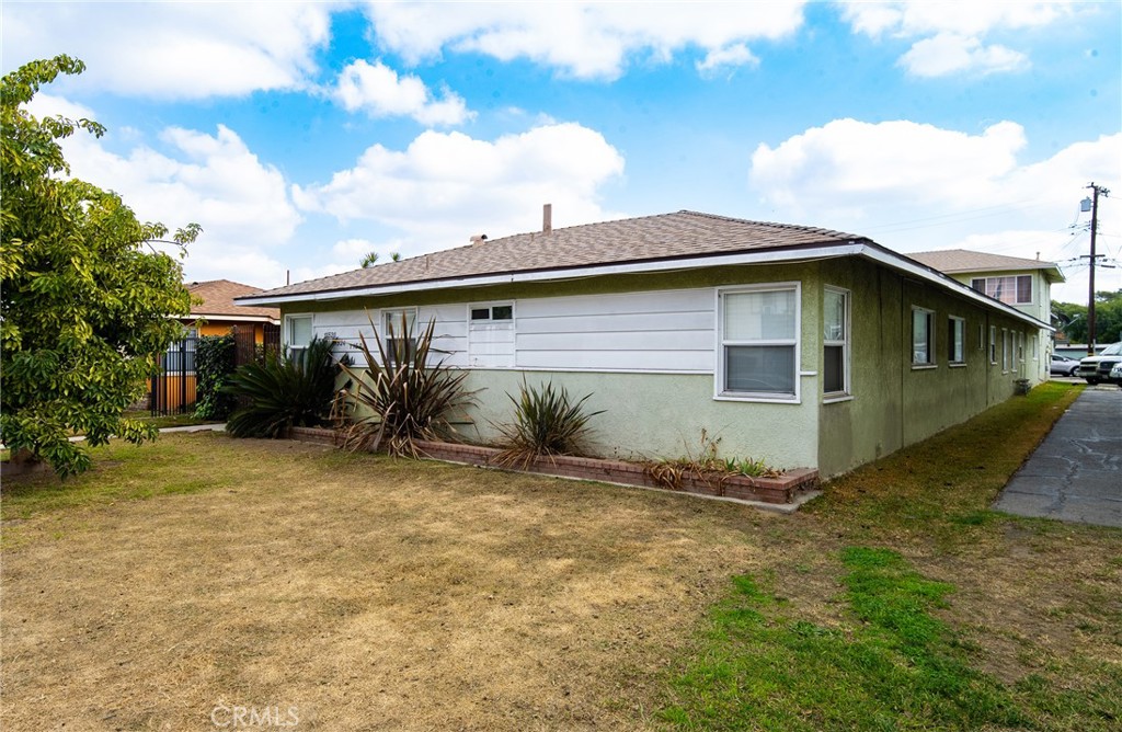 11520 Adco Avenue | Similar Property Thumbnail 8