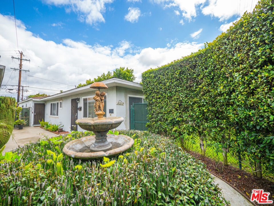 4964 S Centinela Avenue | Similar Property Thumbnail 6