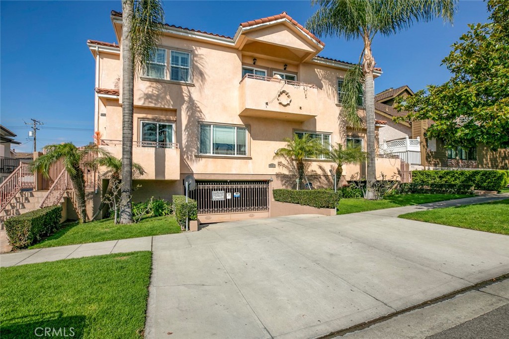 631 E Magnolia Boulevard, #107 | Similar Property Thumbnail 6