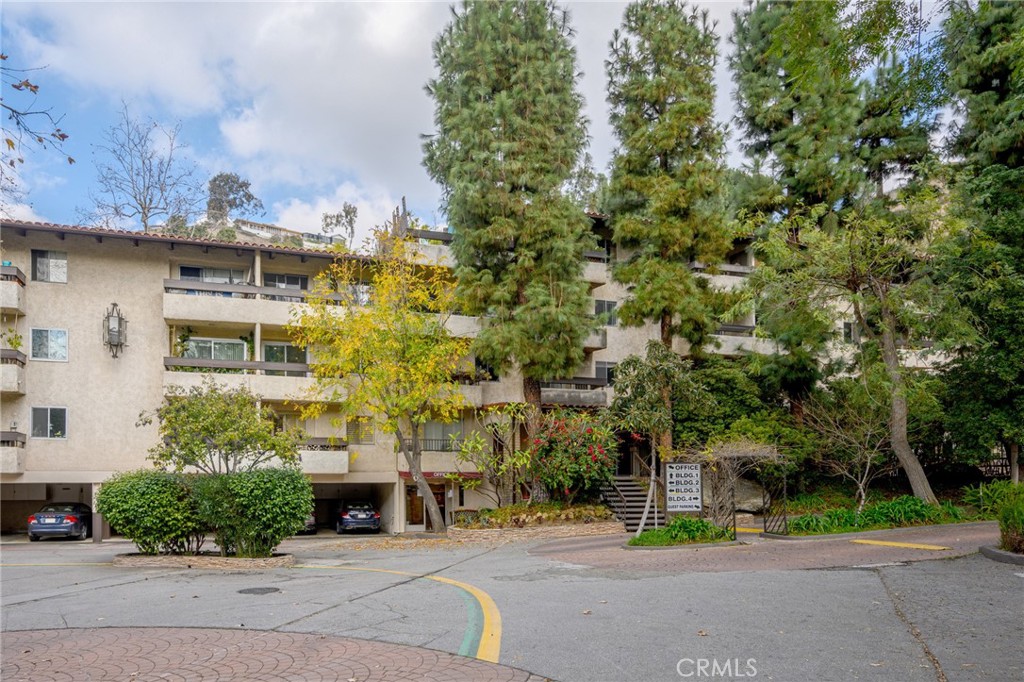 2700 Cahuenga Boulevard, #3209 | Similar Property Thumbnail