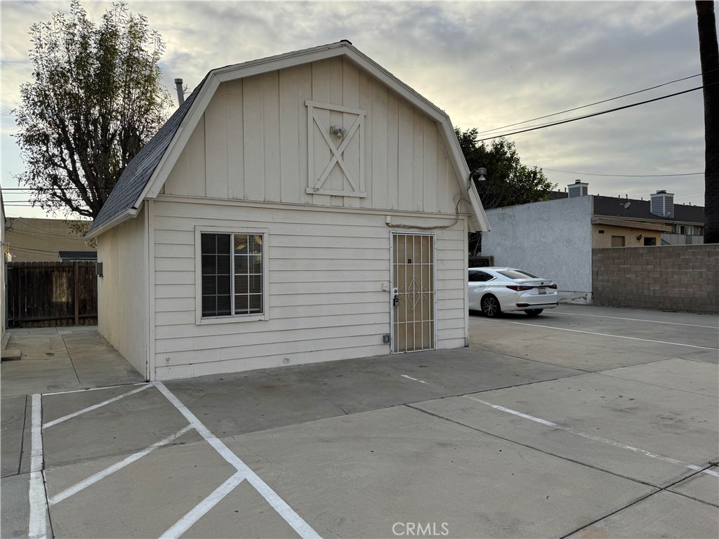 14191 Newport Ave | Similar Property Thumbnail 8