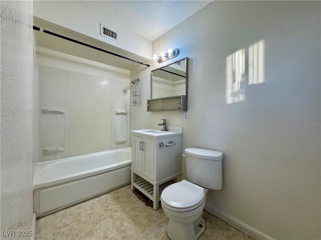 2917 Stewart Avenue, #1 | Similar Property Thumbnail