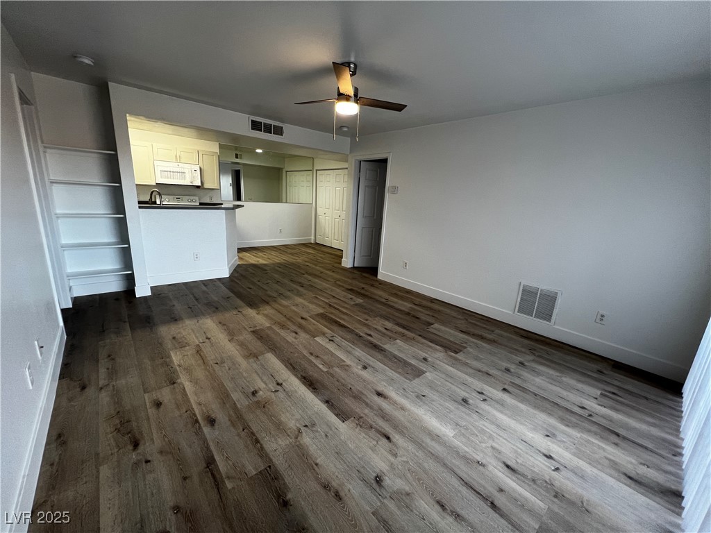 5138 S Jones Boulevard, #202 | Similar Property Thumbnail 8