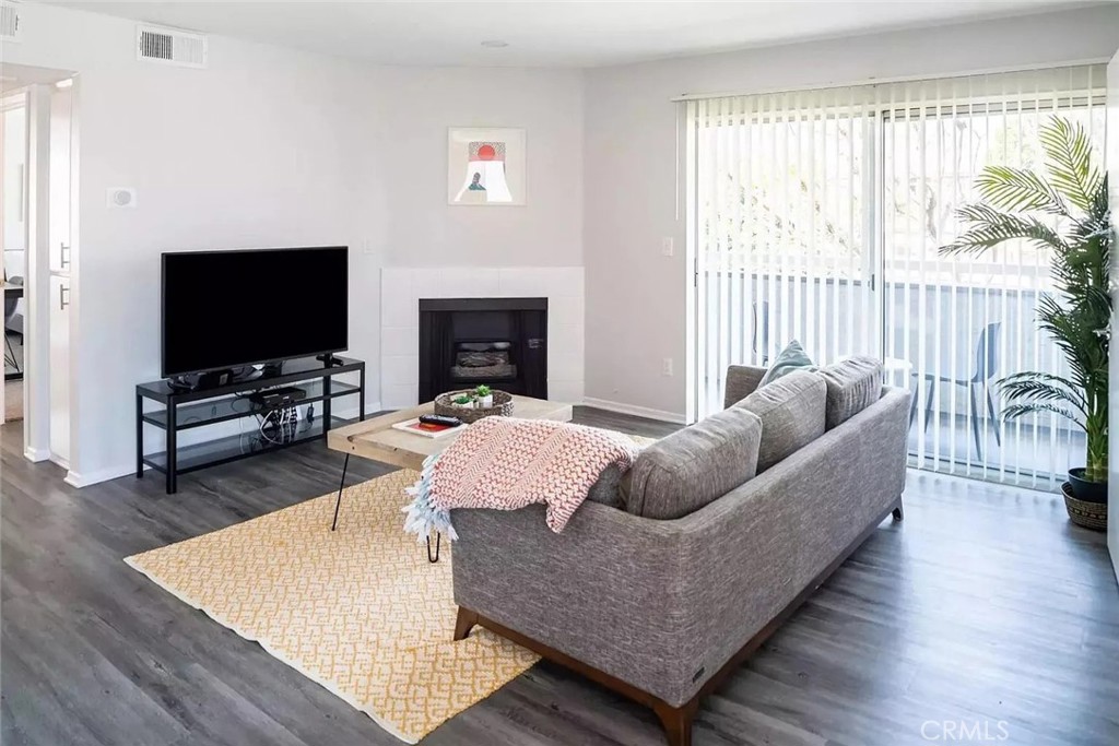 4406 Cahuenga Boulevard, #201 | Similar Property Thumbnail