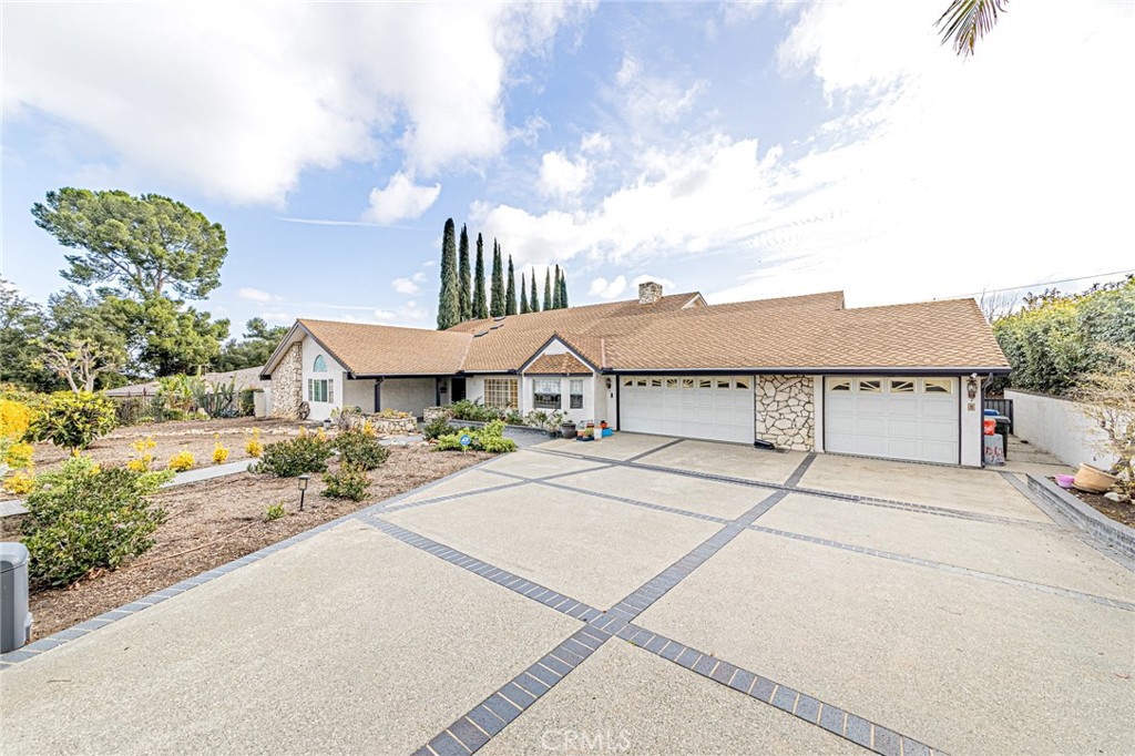 1610 Golden View Drive | Similar Property Thumbnail