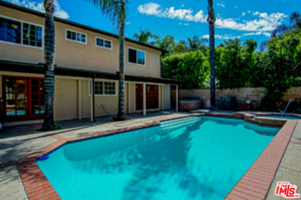 15415 Saticoy Street | Similar Property Thumbnail