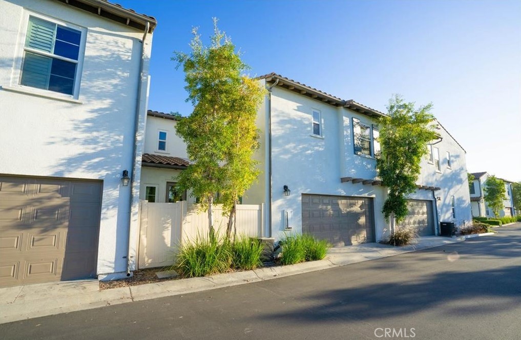 460 N Santa Maria Street | Similar Property Thumbnail