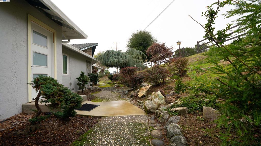 3907 Arbutus Ct | Similar Property Thumbnail 3