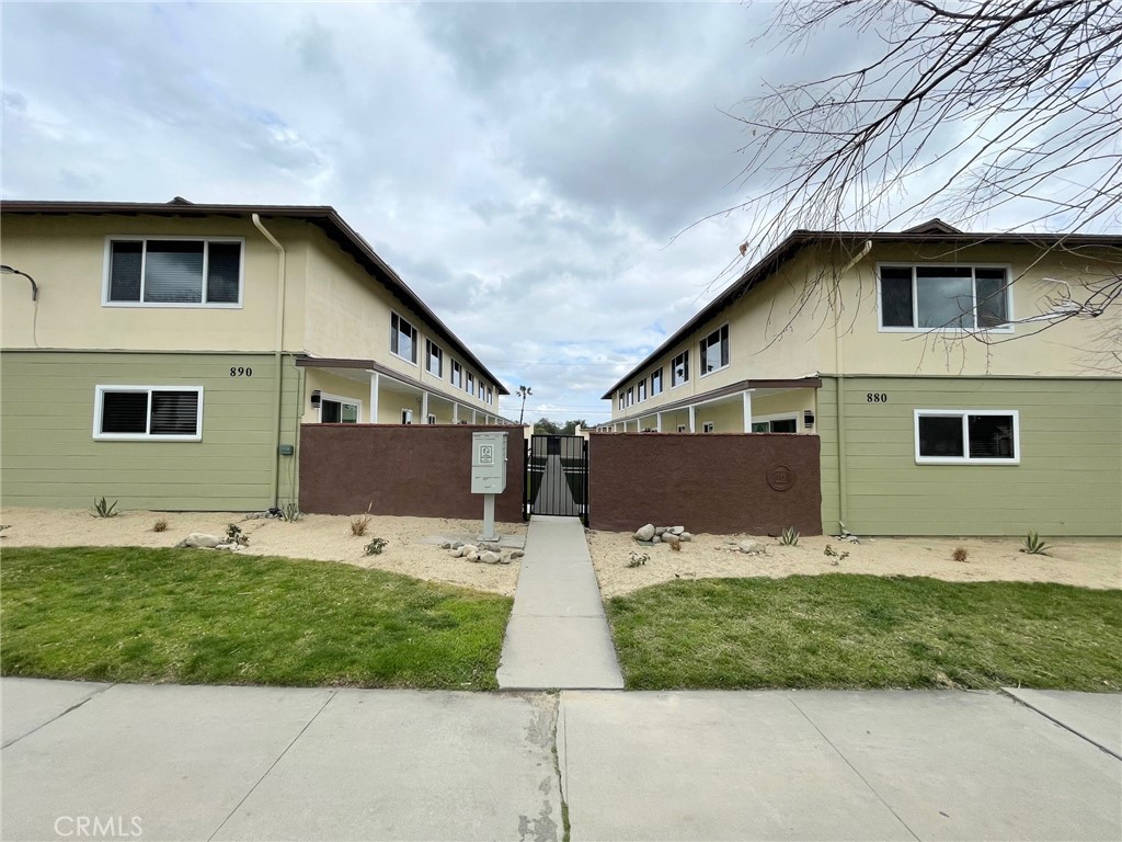 880 N Campus Avenue, #B | Similar Property Thumbnail