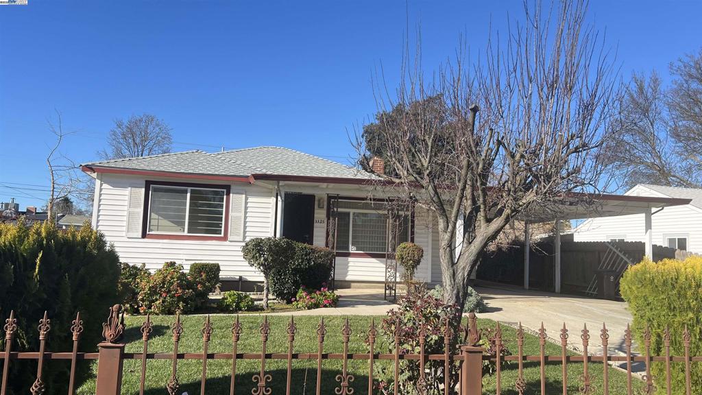 3325 W Sonoma Ave | Similar Property Thumbnail