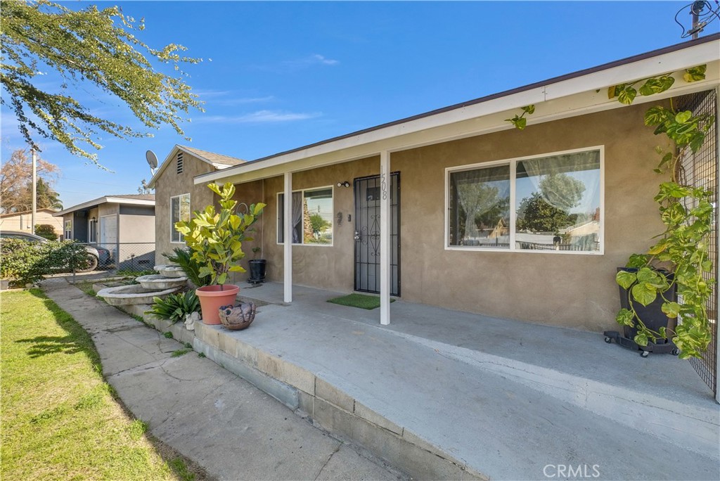 1508 W Orange Grove Avenue | Similar Property Thumbnail