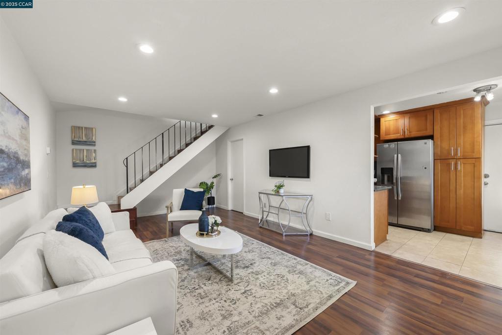 38459 Berkeley Common | Similar Property Thumbnail 8