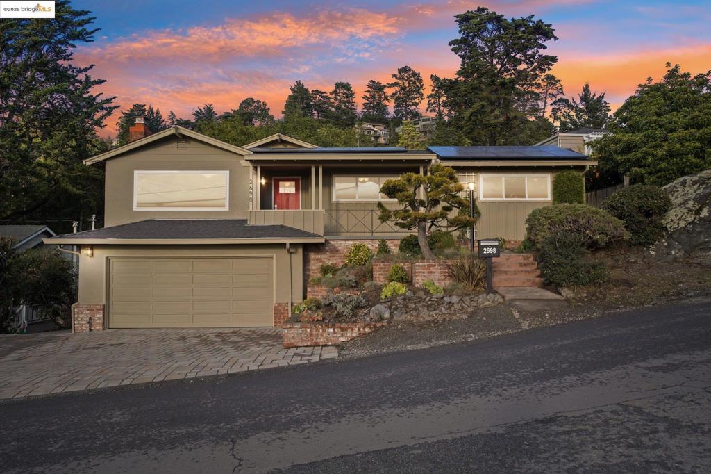 2698 Mountain Gate Way | Similar Property Thumbnail