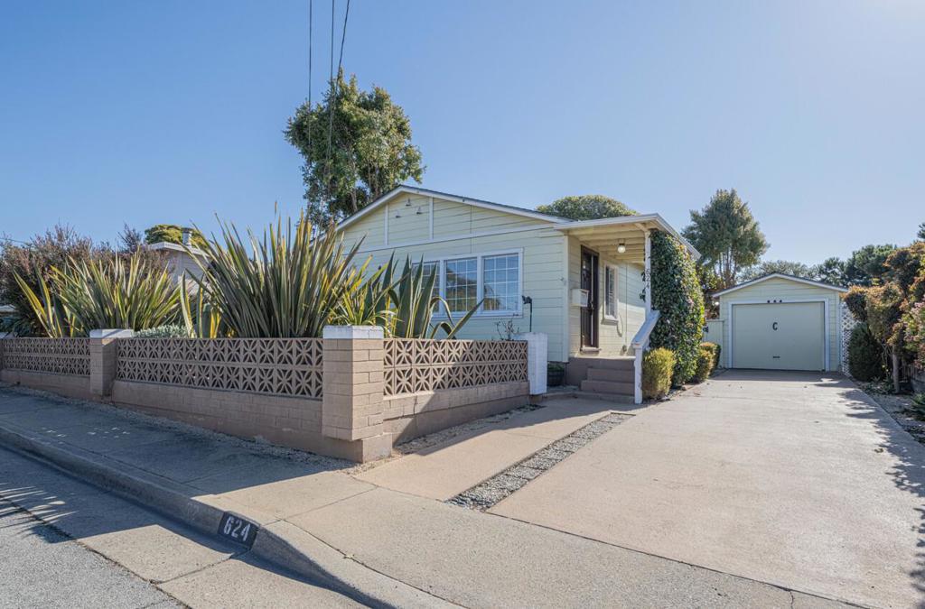 624 Lopez Avenue | Similar Property Thumbnail