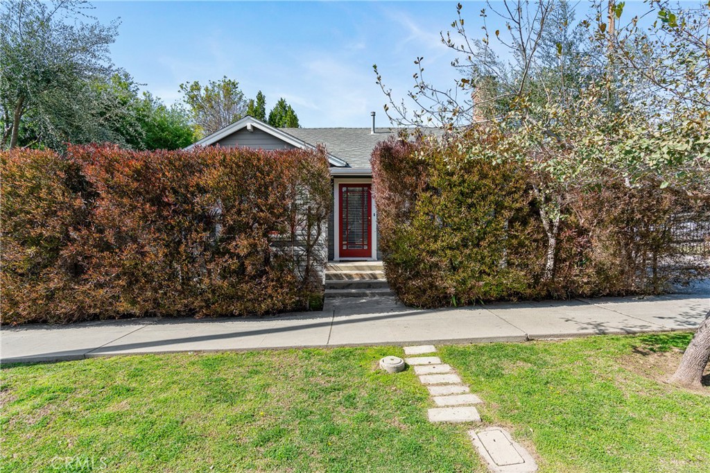 785 N Sierra Bonita Avenue | Similar Property Thumbnail