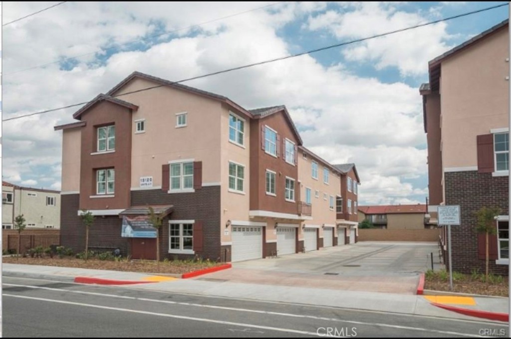 15120 Badillo Street, #D | Similar Property Thumbnail 7