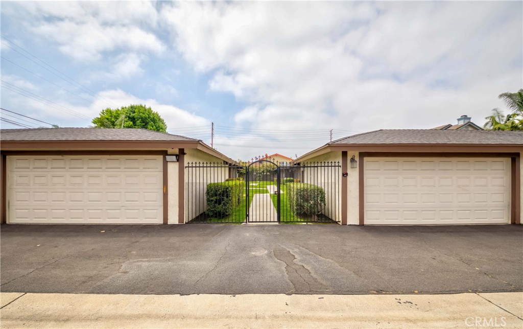 1300 W Lido Place, #D,E,F,G | Similar Property Thumbnail