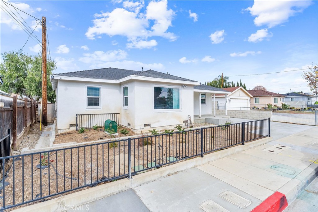 1535 W Orange Grove Avenue | Similar Property Thumbnail