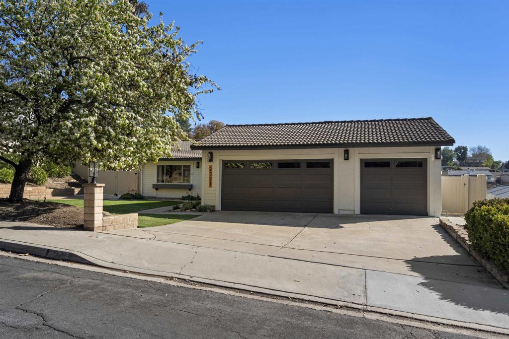 2321 Farrington Dr | Similar Property Thumbnail 8