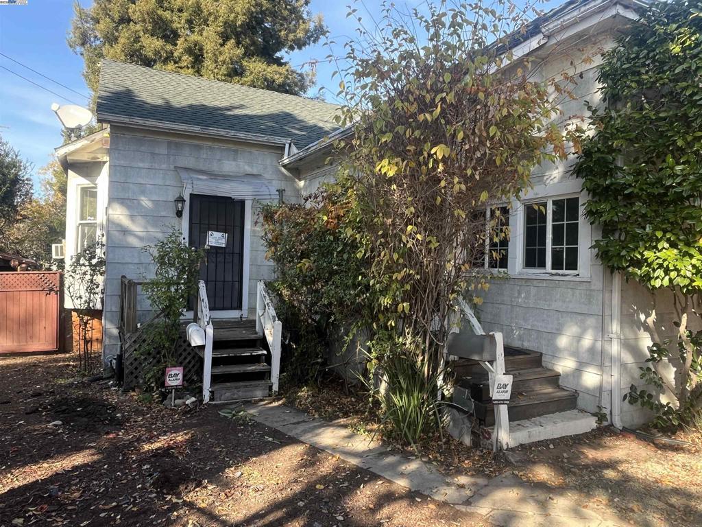 3521 Laguna Ave | Similar Property Thumbnail